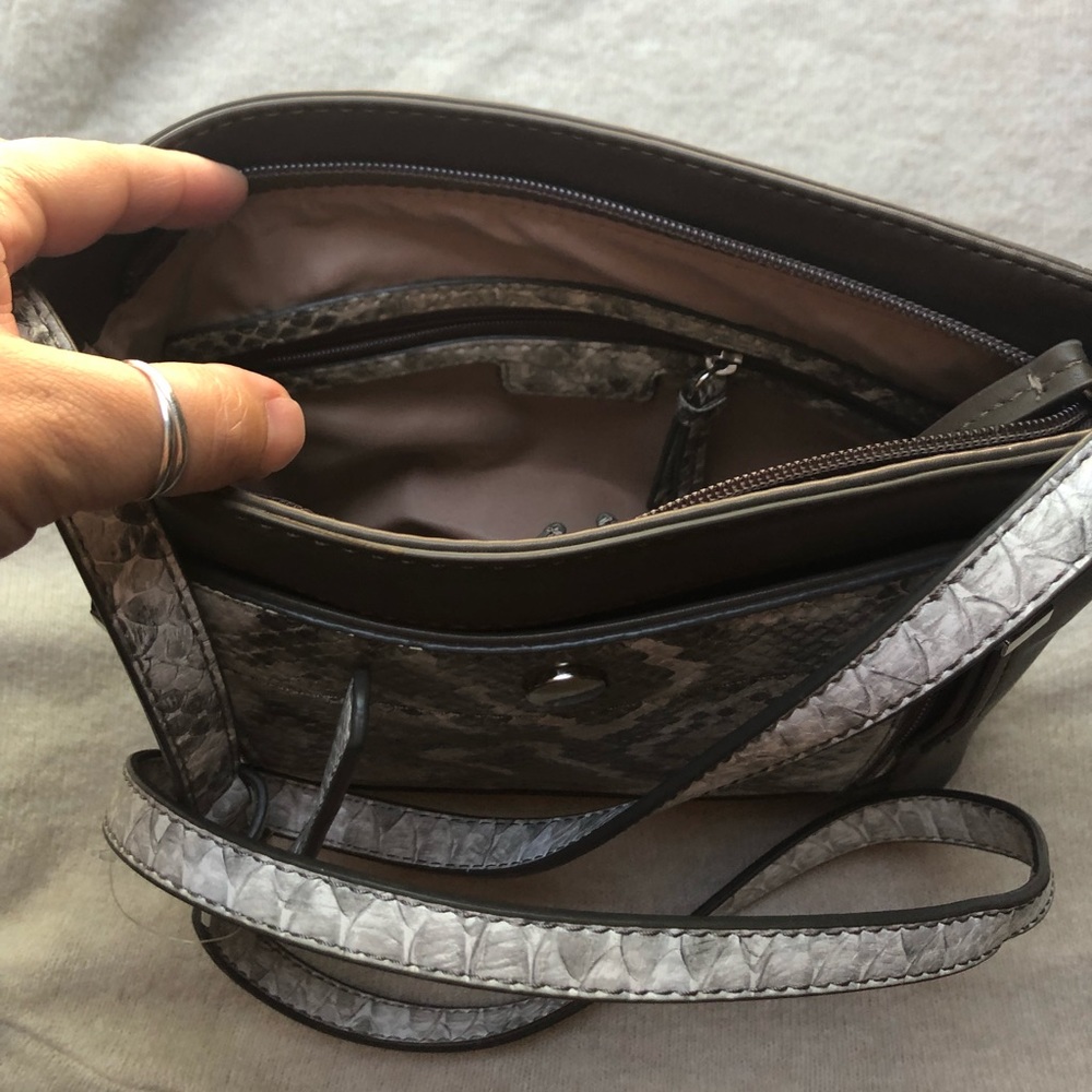 🌸Nine West Crossbody Bag 🌸 - Picture 10 of 16